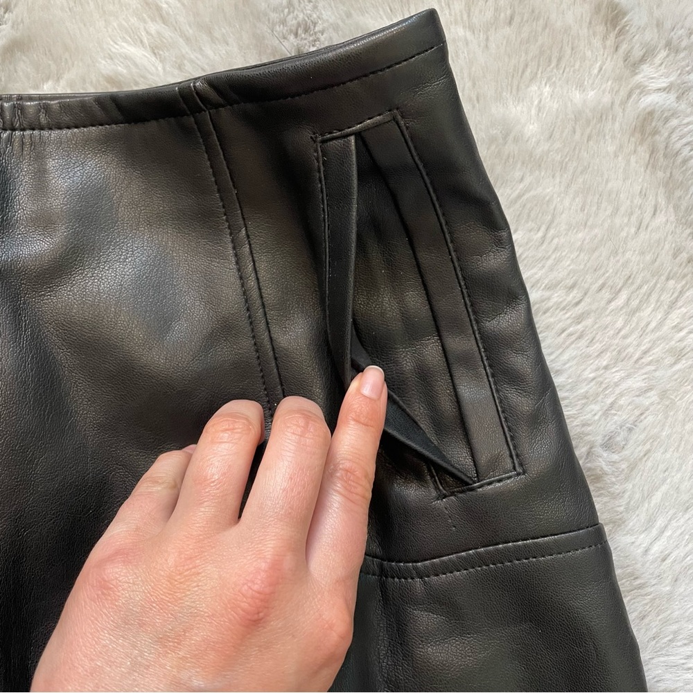 H&M Vegan Faux Leather Mini Skirt Size 2 Black - Picture 2 of 9